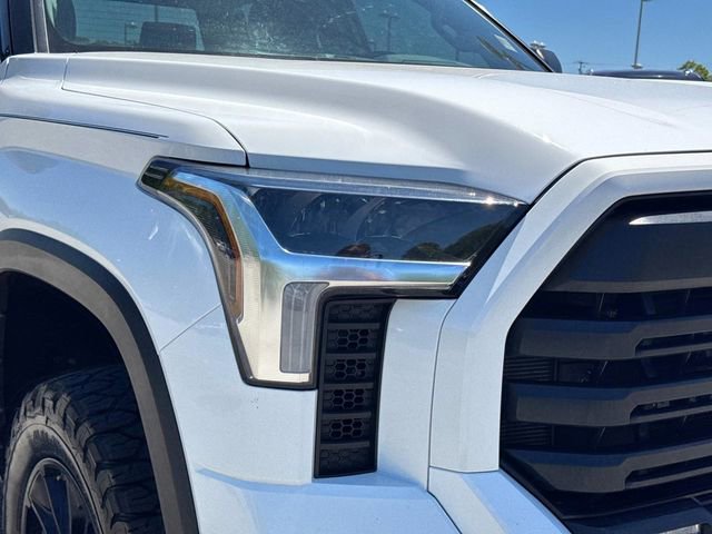 Used 2022 Toyota Tundra SR5 w/ SR5 Premium Package AWD/4WD image 10