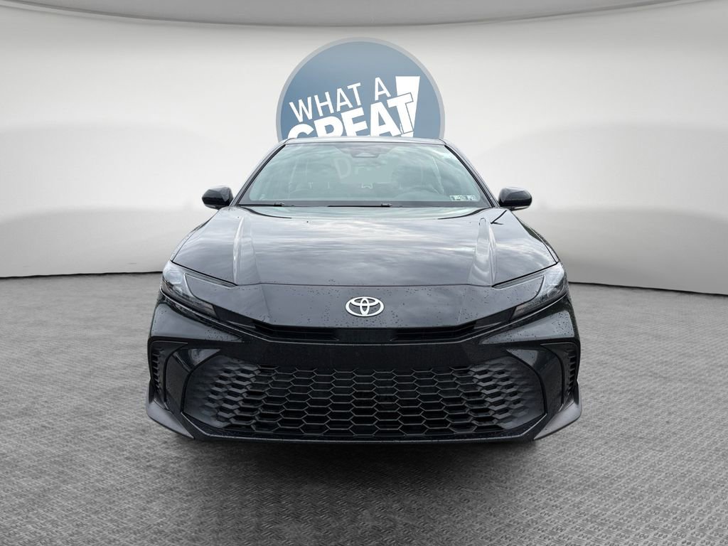 Used 2025 Toyota Camry SE FWD image 9