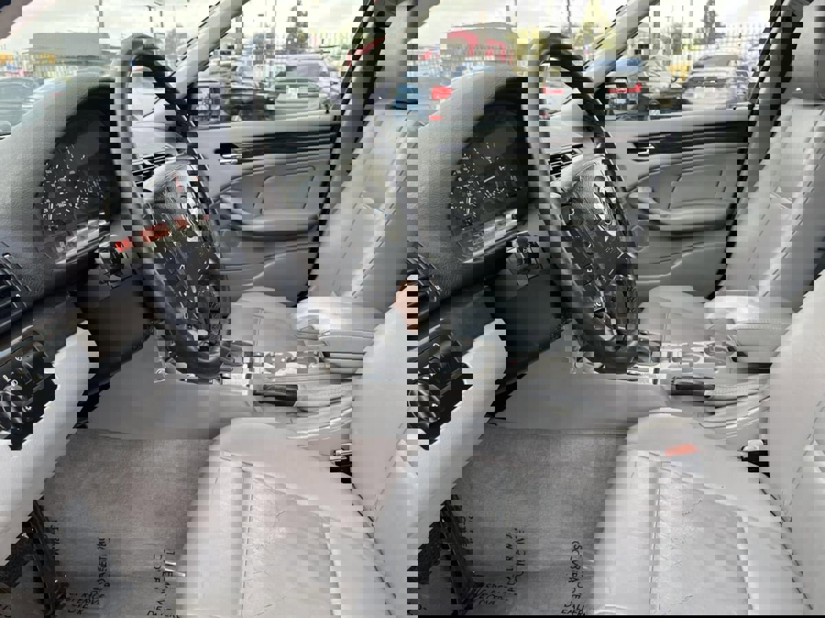 Used 2000 BMW 323i Sedan image 18