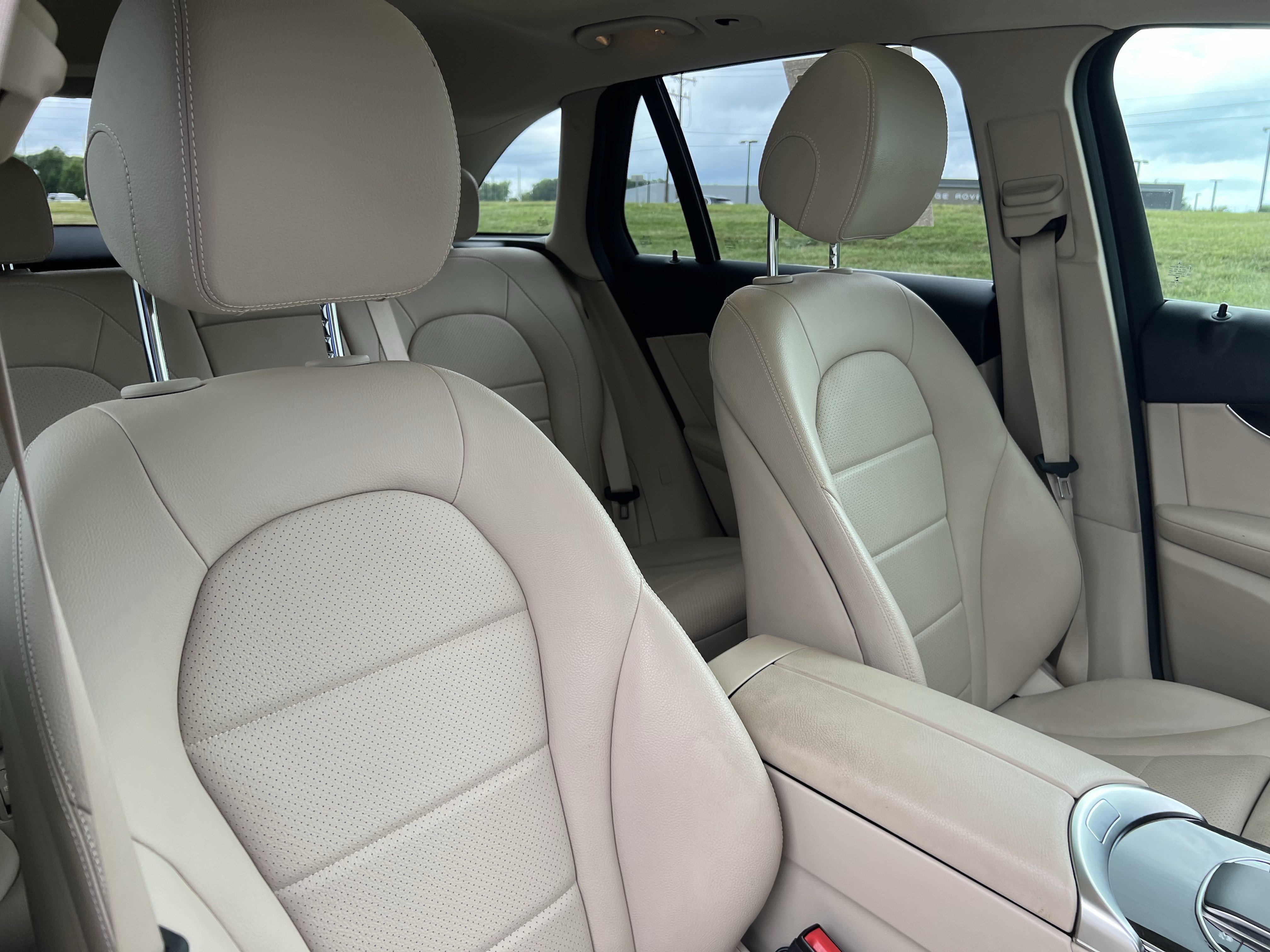Used 2020 Mercedes-Benz GLC 300 4MATIC image 35