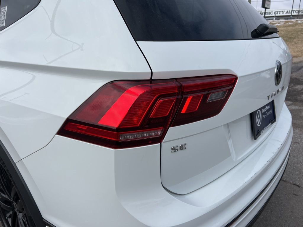 Used 2022 Volkswagen Tiguan SE R-Line image 12