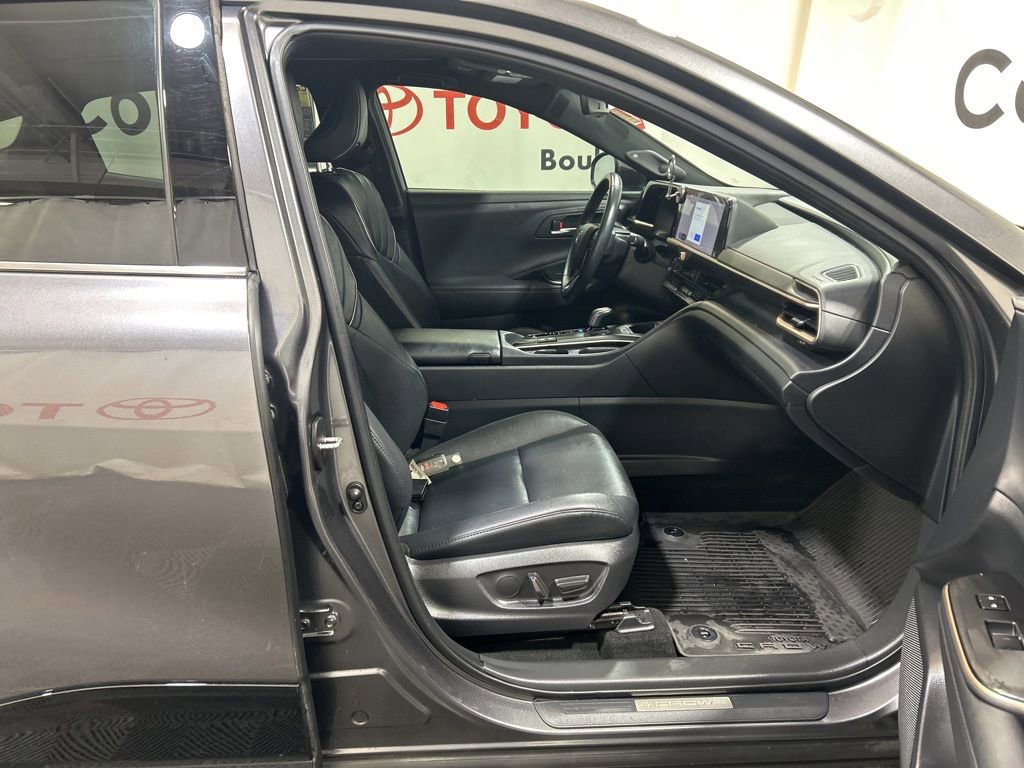 Used 2023 Toyota Crown Limited AWD/4WD image 13