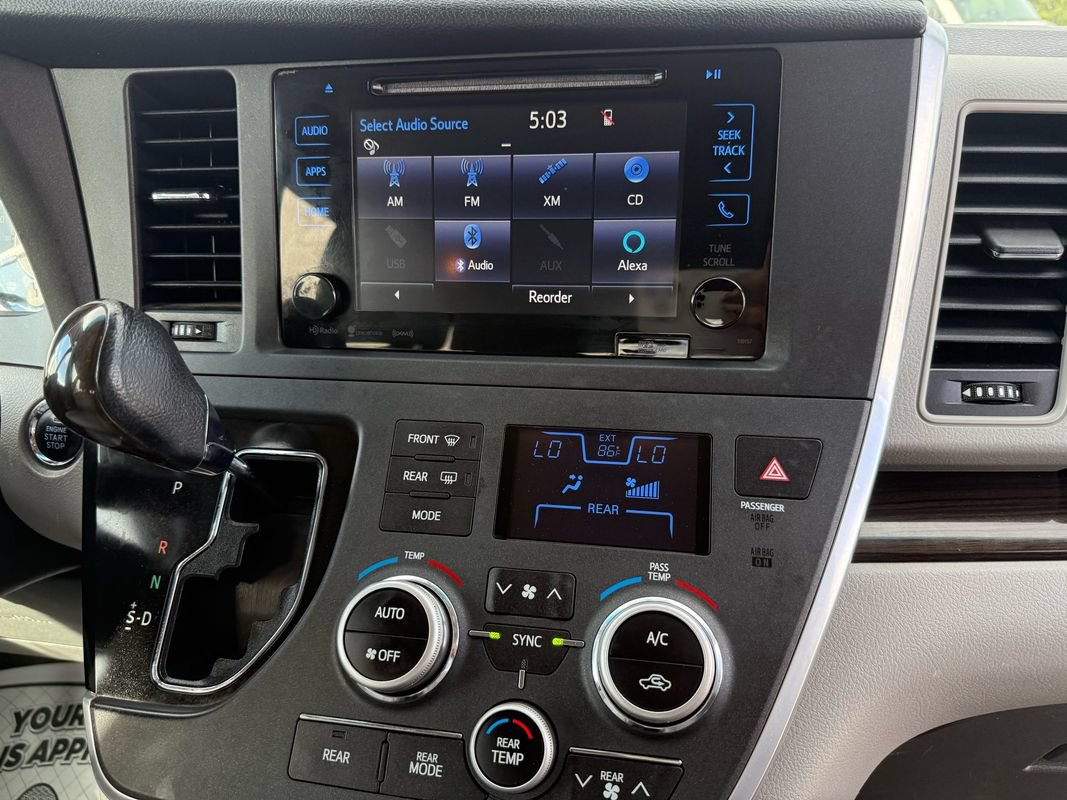 Used 2017 Toyota Sienna XLE w/ XLE Navigation Package AWD/4WD image 18