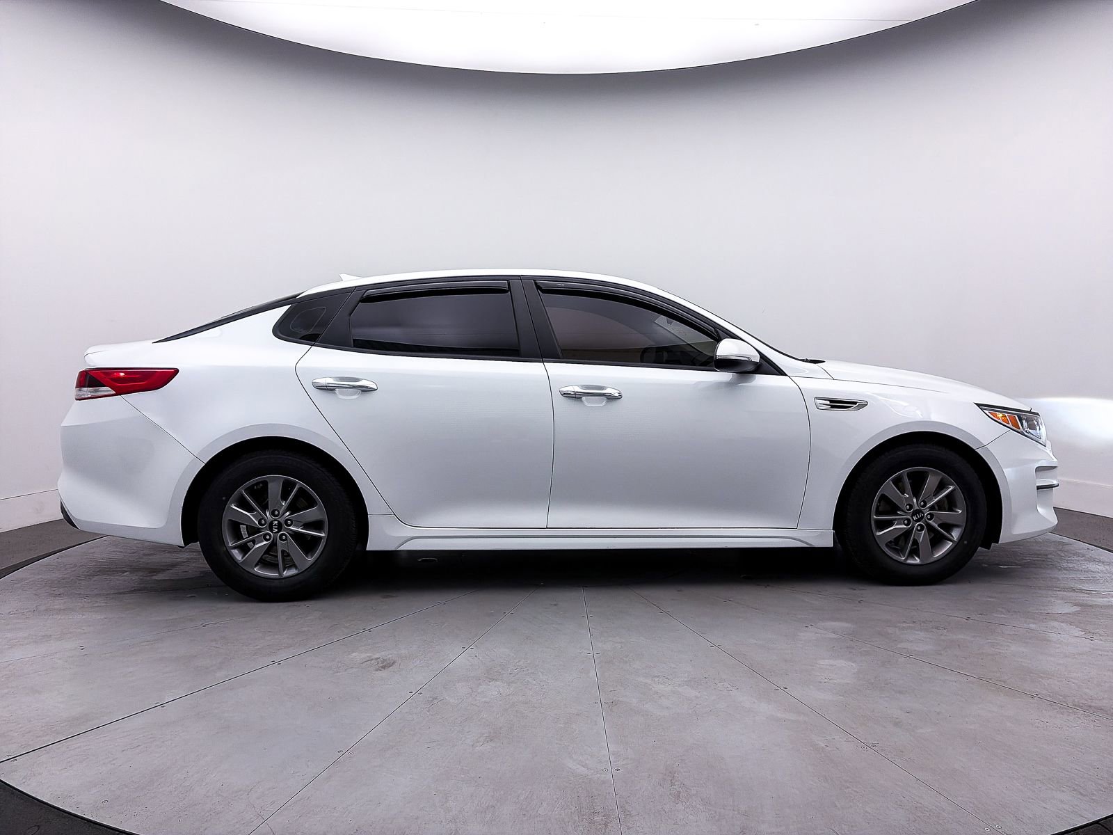 Used 2018 Kia Optima LX image 38