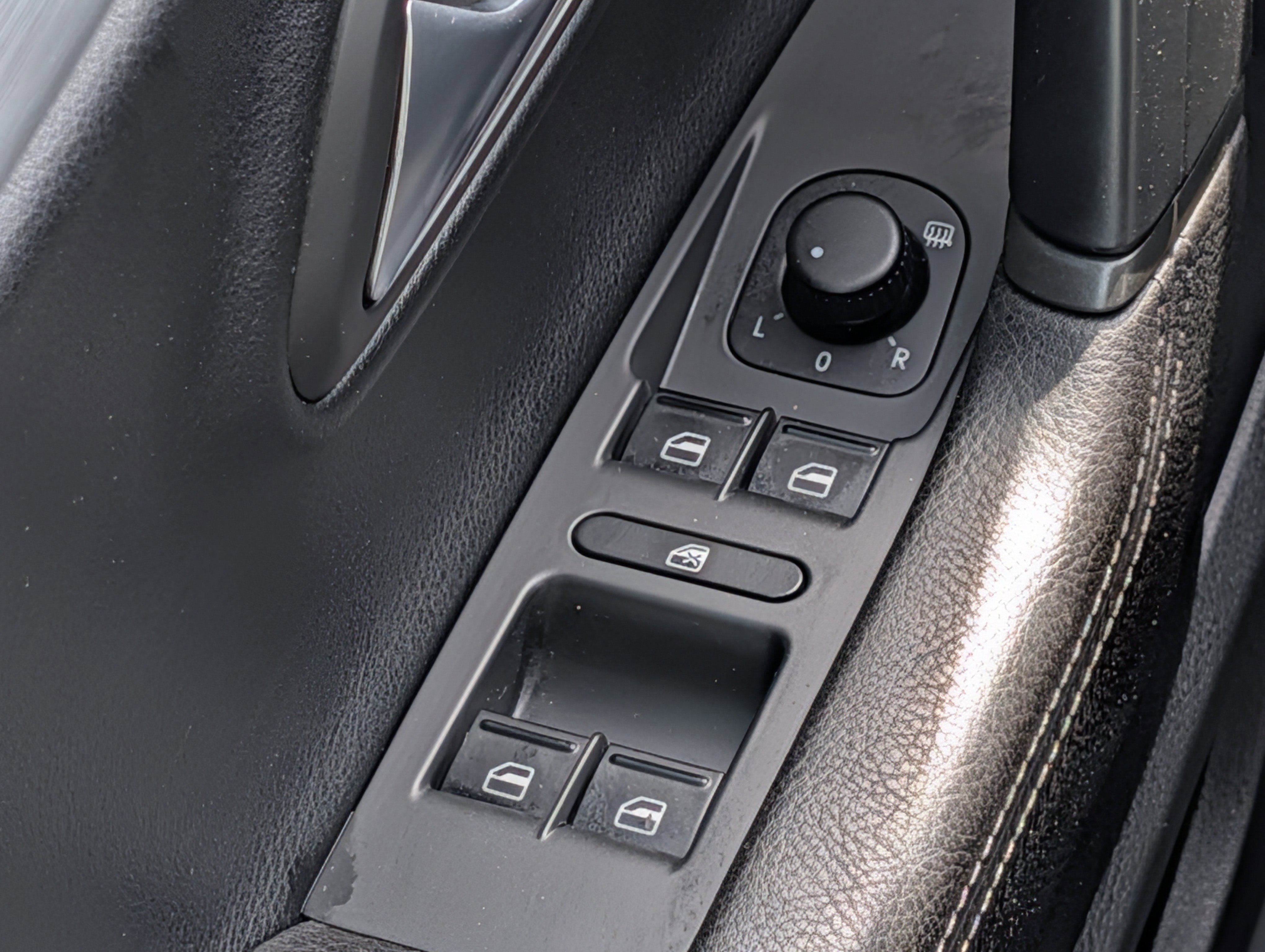 Used 2013 Volkswagen CC Sport image 26