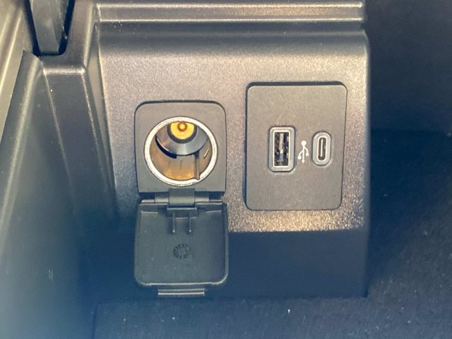Used 2021 Ford Explorer Limited w/ Hybrid Equipment Group 310A RWD image 25