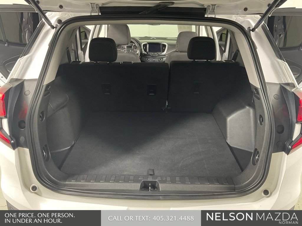 Used 2022 GMC Terrain SLE w/ Driver Convenience Package FWD image 13
