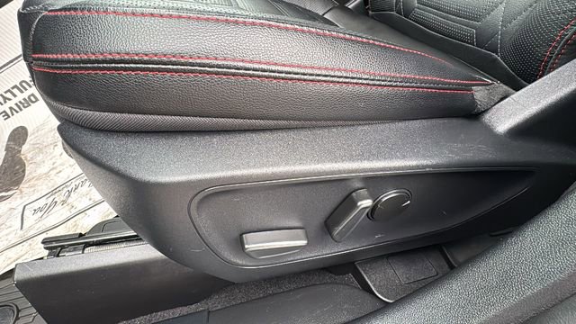 Used 2024 Ford Escape ST-Line Elite w/ Premium Technology Package image 8