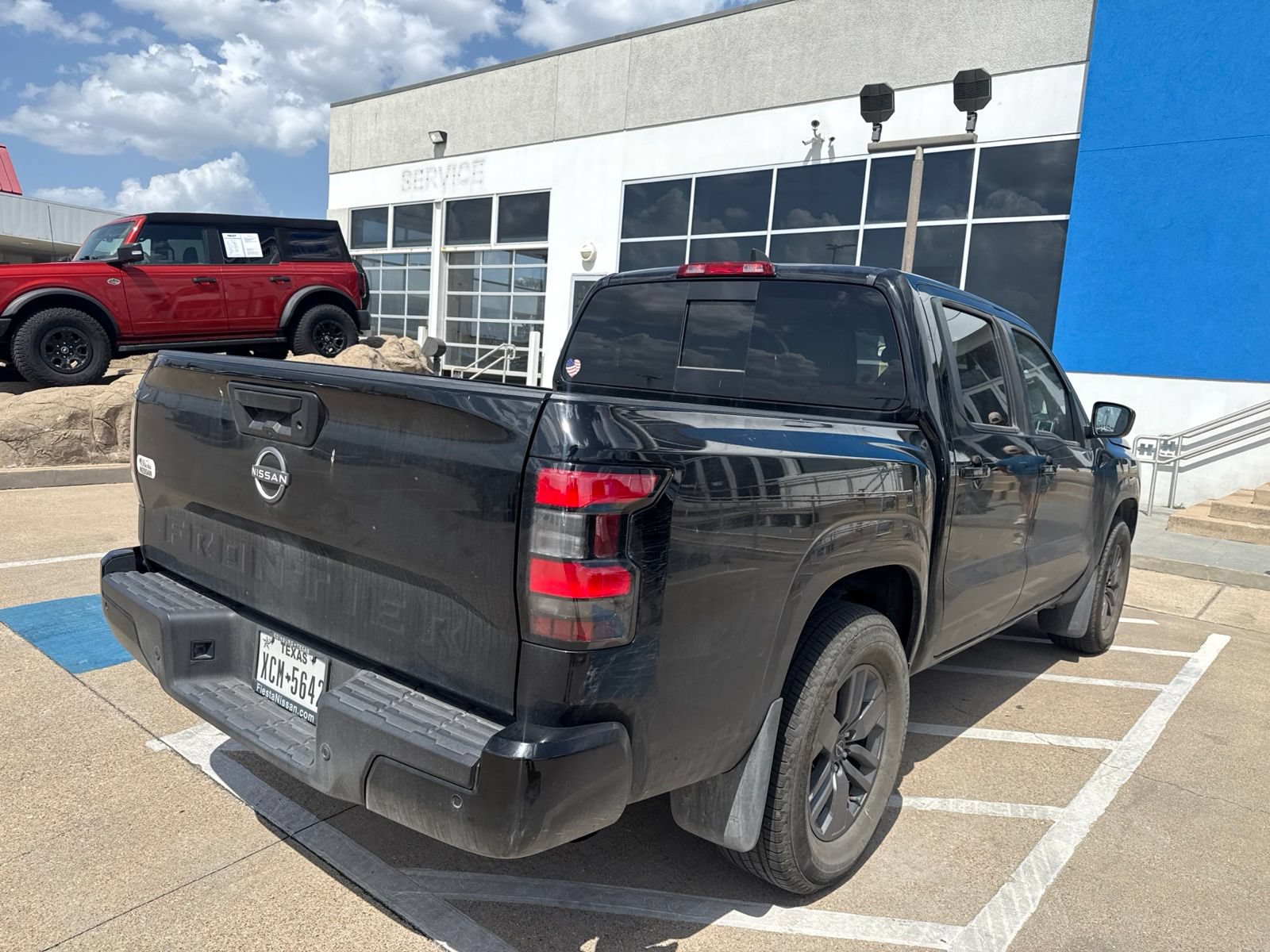 Used 2025 Nissan Frontier SV RWD image 5