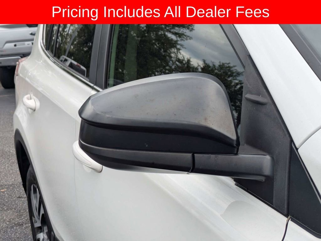 Used 2018 Toyota RAV4 LE FWD image 12