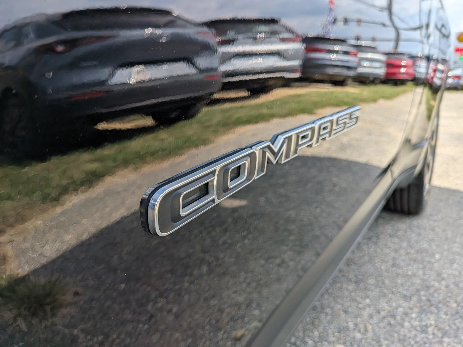 Used 2019 Jeep Compass Limited AWD/4WD image 13