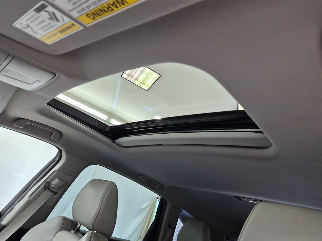 Used 2019 Acura MDX w/ Technology Package AWD/4WD image 16