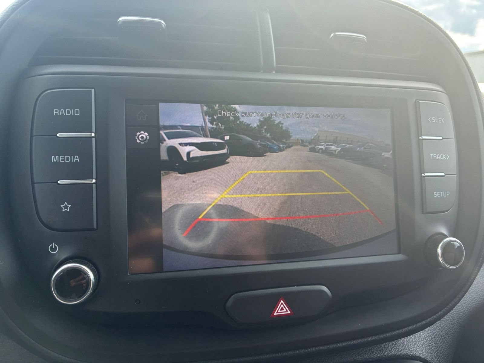 Used 2025 Kia Soul LX w/ LX Technology Package FWD image 20