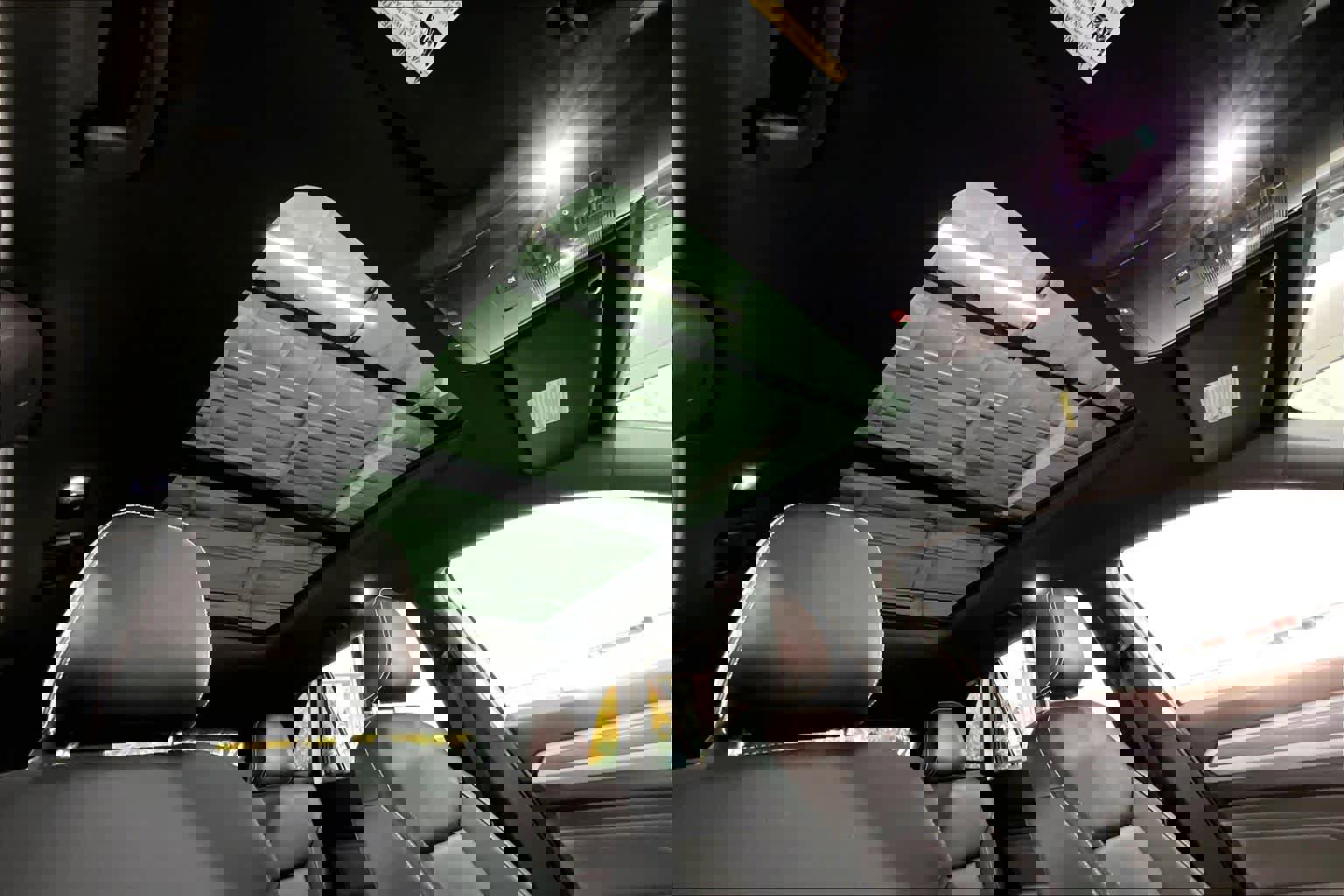 Used 2022 Volkswagen Atlas Cross Sport SEL R-Line image 25