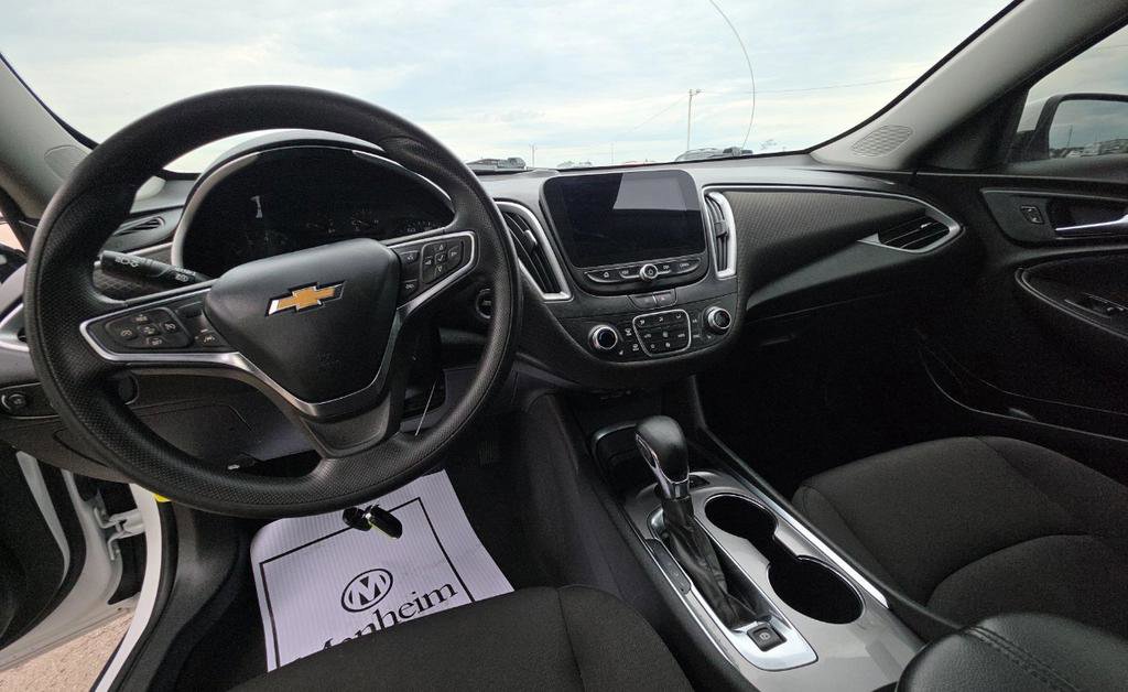 Used 2023 Chevrolet Malibu LT w/ Driver Confidence Package FWD image 11