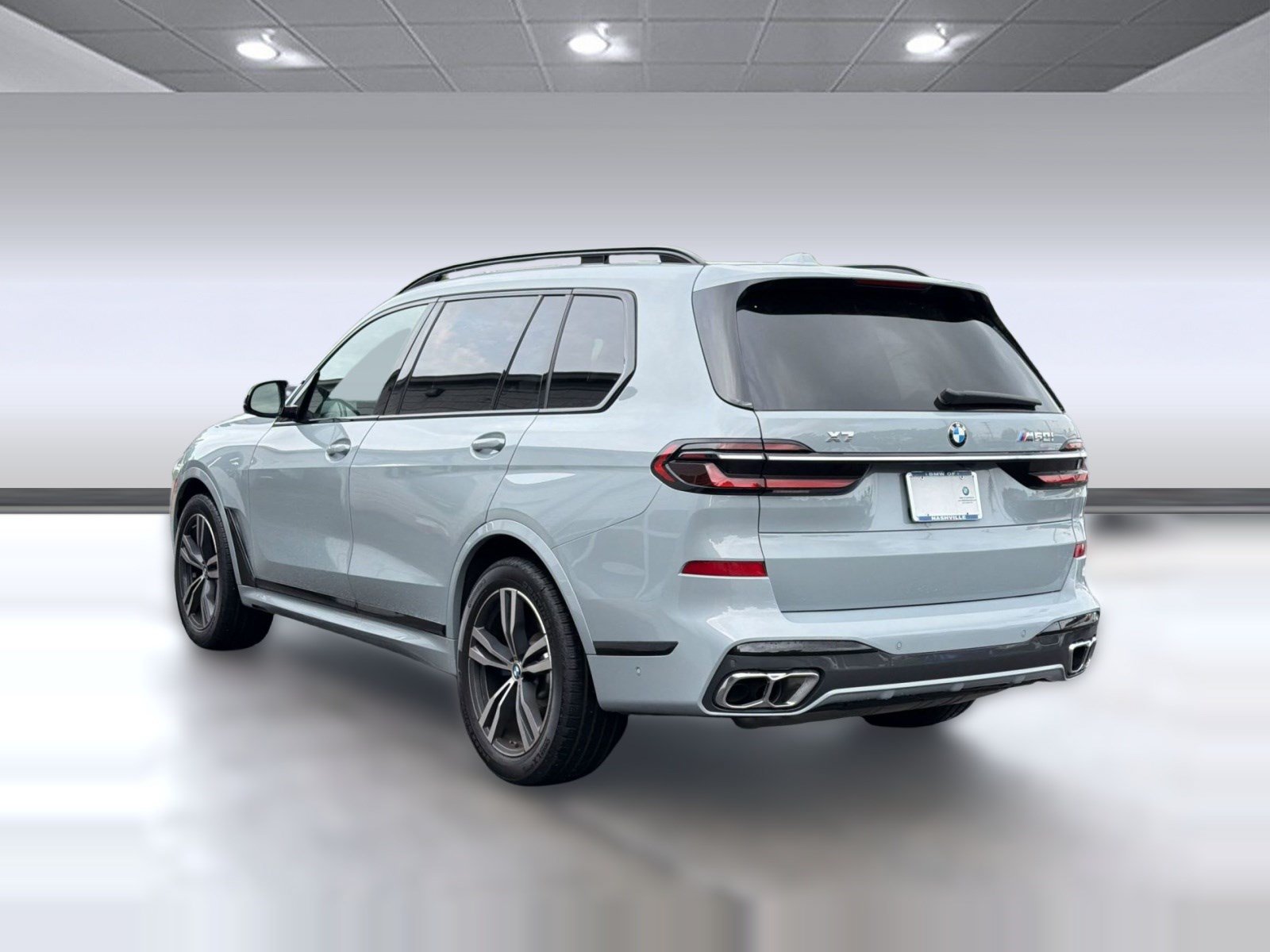 Used 2025 BMW X7 M60i w/ Climate Comfort Package AWD/4WD image 3