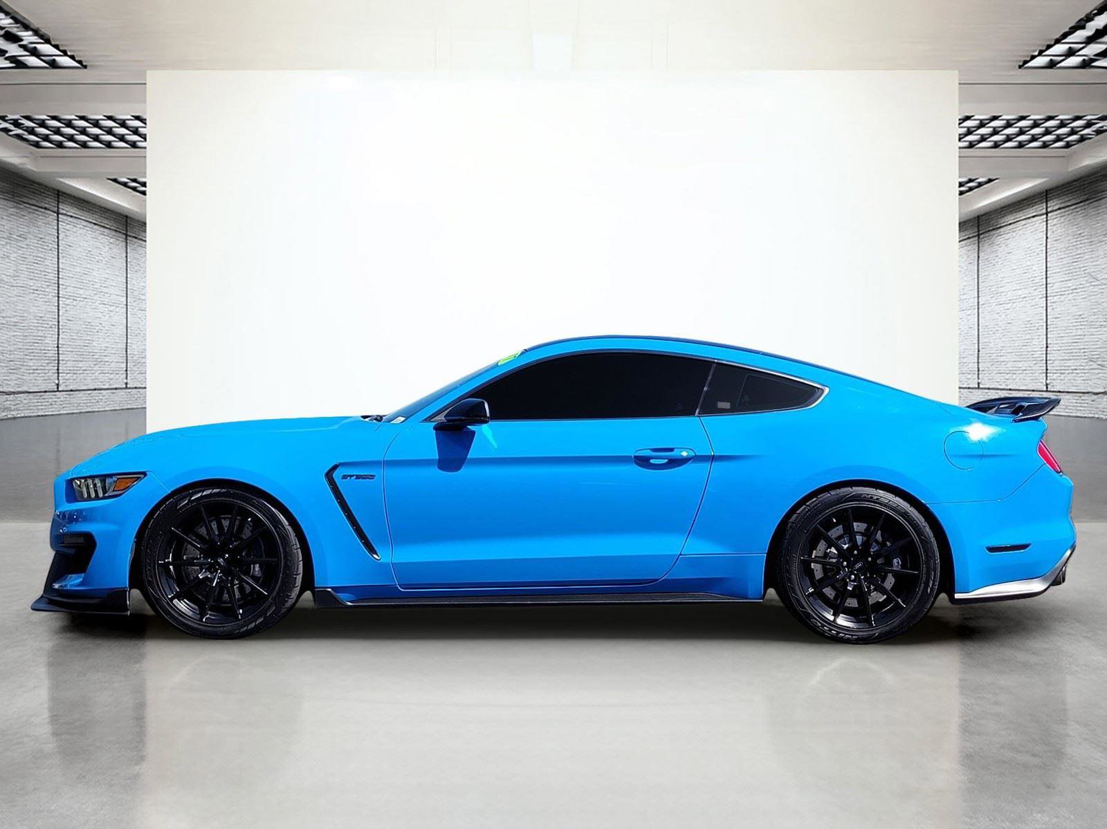 Used 2017 Ford Mustang Shelby GT350 w/ Electronics Package RWD image 9