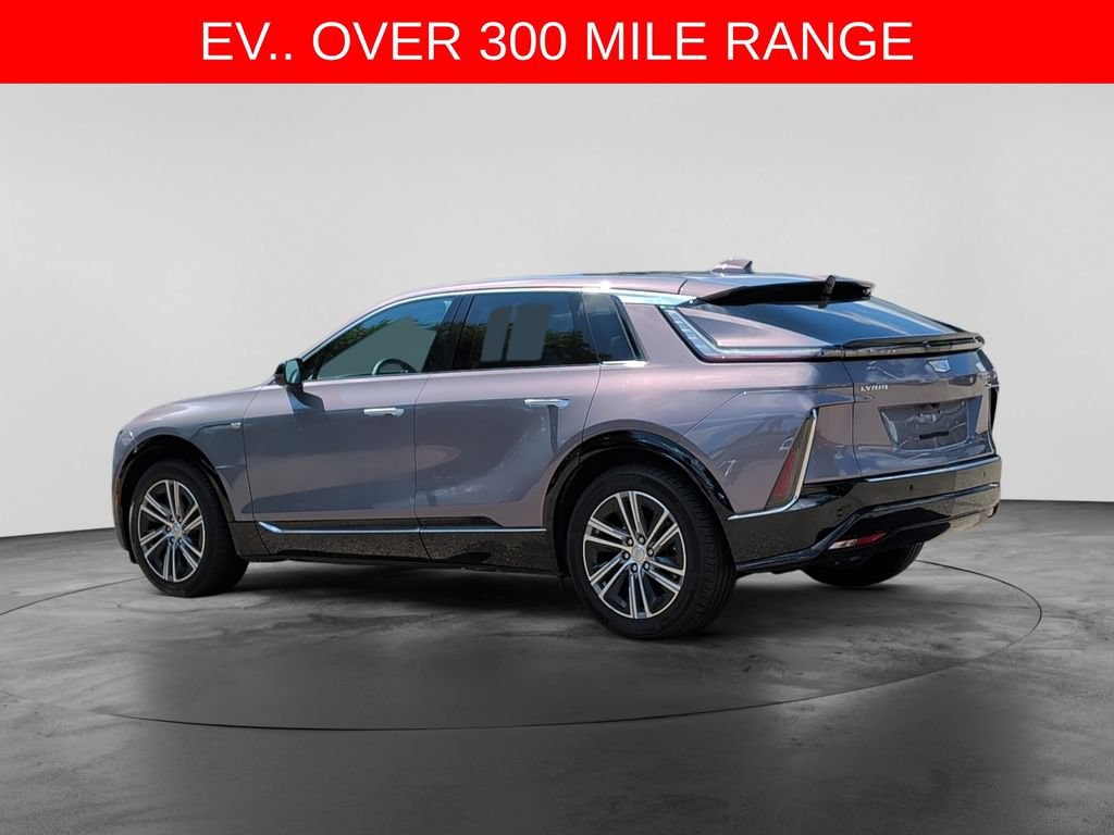 Used 2024 Cadillac Lyriq Luxury w/ LPO, Floor Liner Package AWD/4WD image 5
