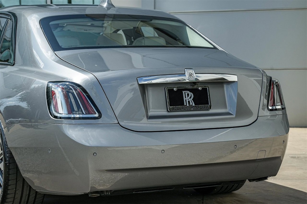 New 2025 Rolls-Royce Ghost image 13