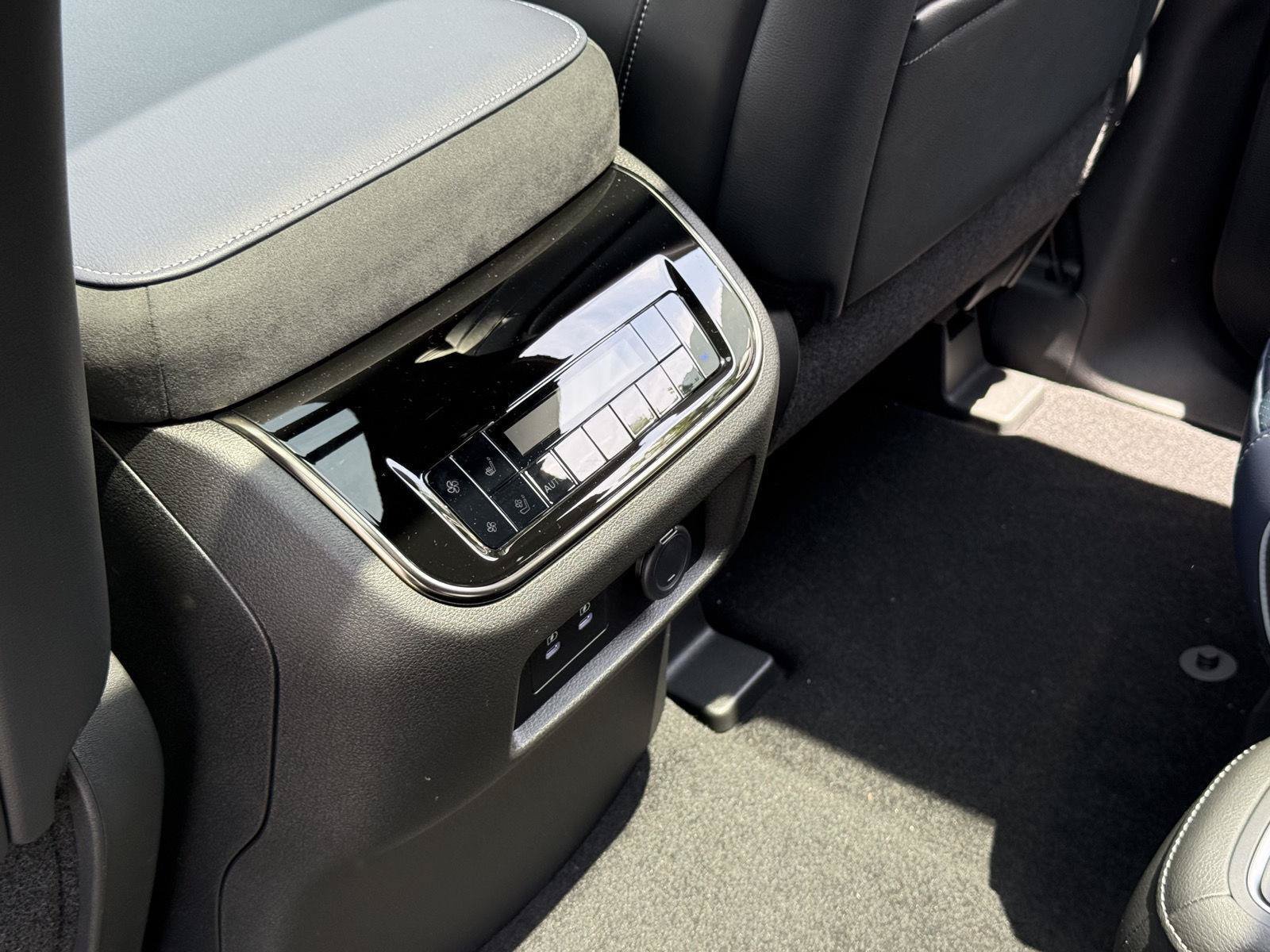 New 2026 INFINITI QX80 4WD w/ Sport Exterior Package image 23