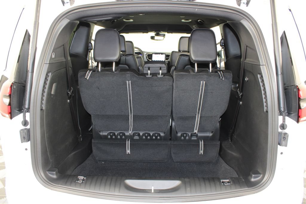 New 2027 Chrysler Pacifica Select FWD image 19