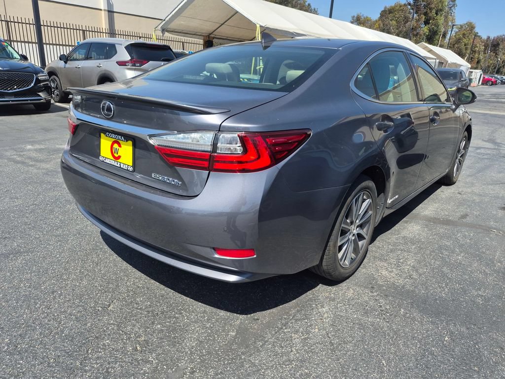 Used 2016 Lexus ES 300h w/ Luxury Package w/Wood Trim FWD image 6