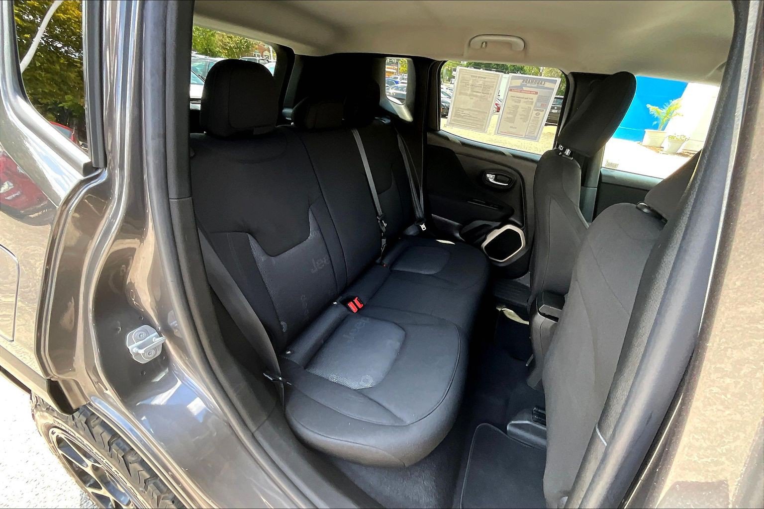 Used 2017 Jeep Renegade Sport w/ Power & Air Group FWD image 27