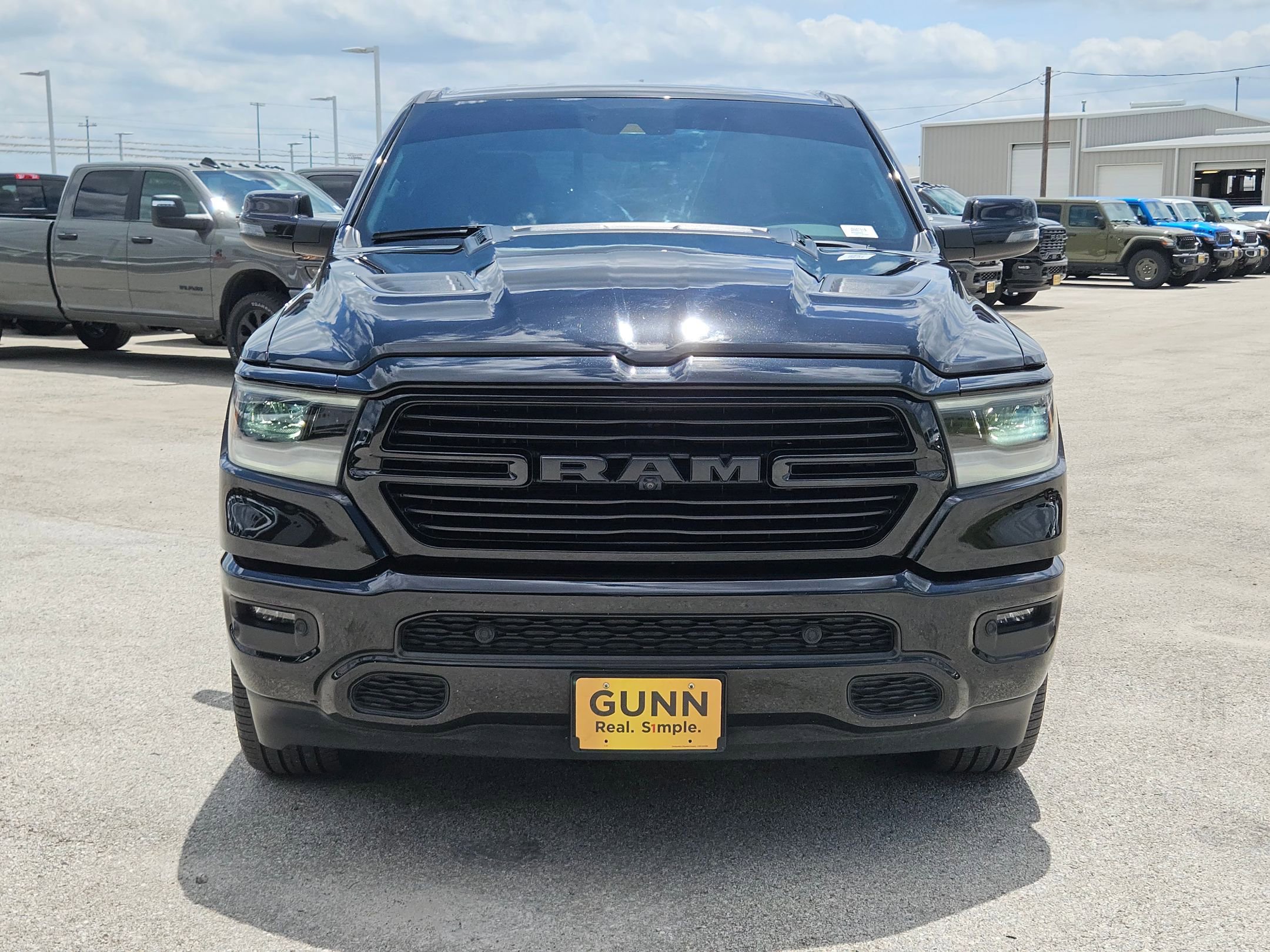 Used 2024 RAM 1500 Laramie AWD/4WD image 8