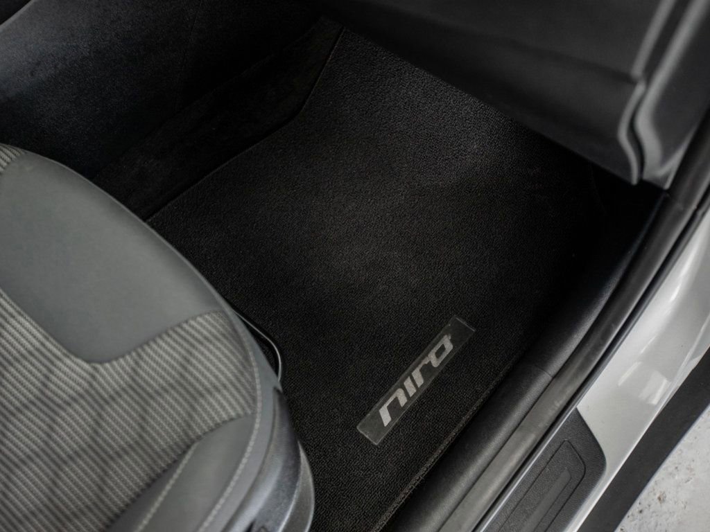 Used 2019 Kia Niro LX FWD image 26