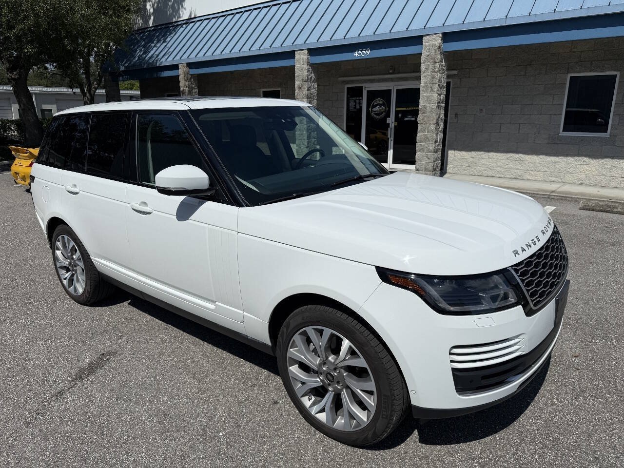 Used 2018 Land Rover Range Rover Supercharged AWD/4WD image 11