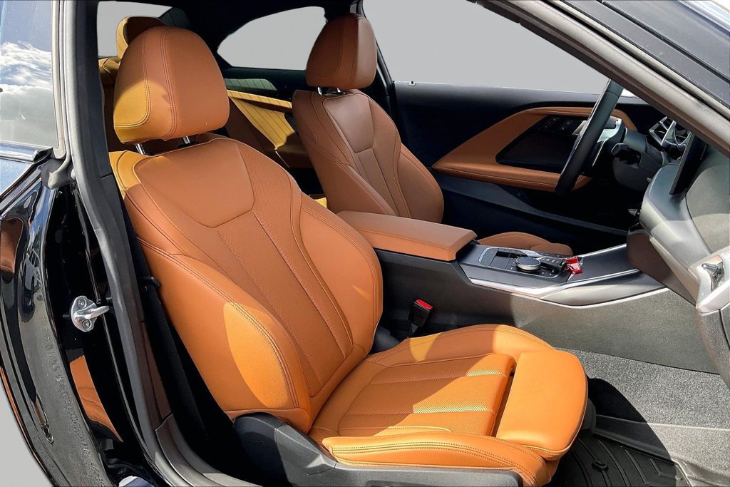 Used 2025 BMW 230i Coupe w/ Convenience Package RWD image 19