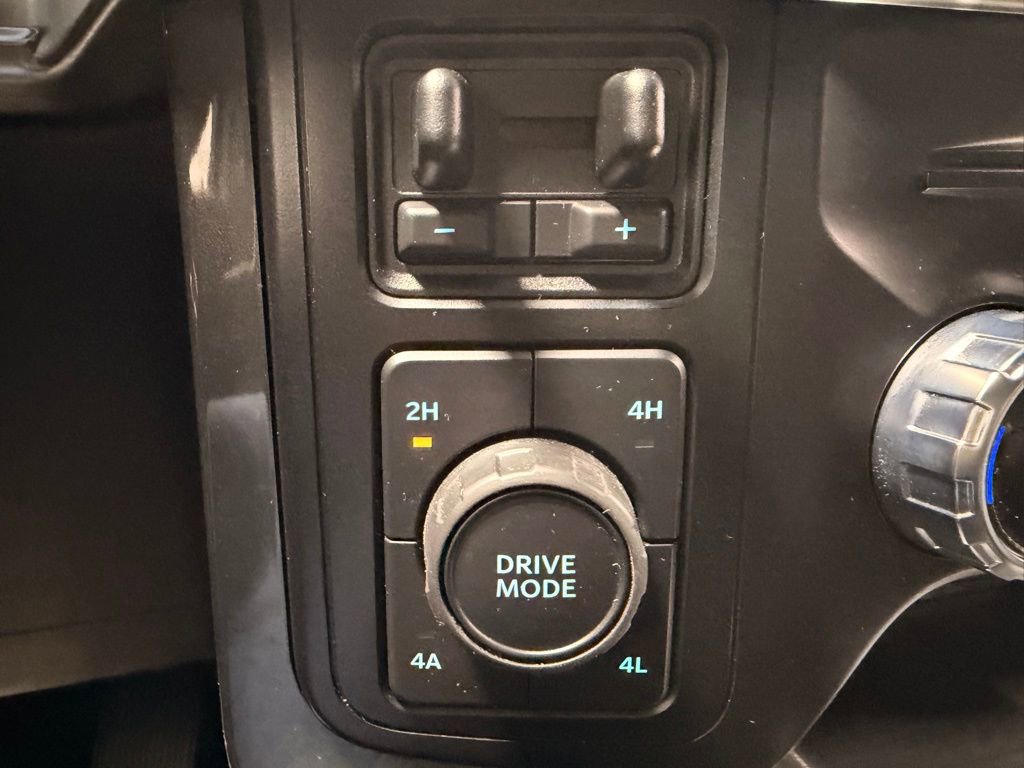 Used 2023 Ford F150 Lariat w/ Equipment Group 502A High image 44