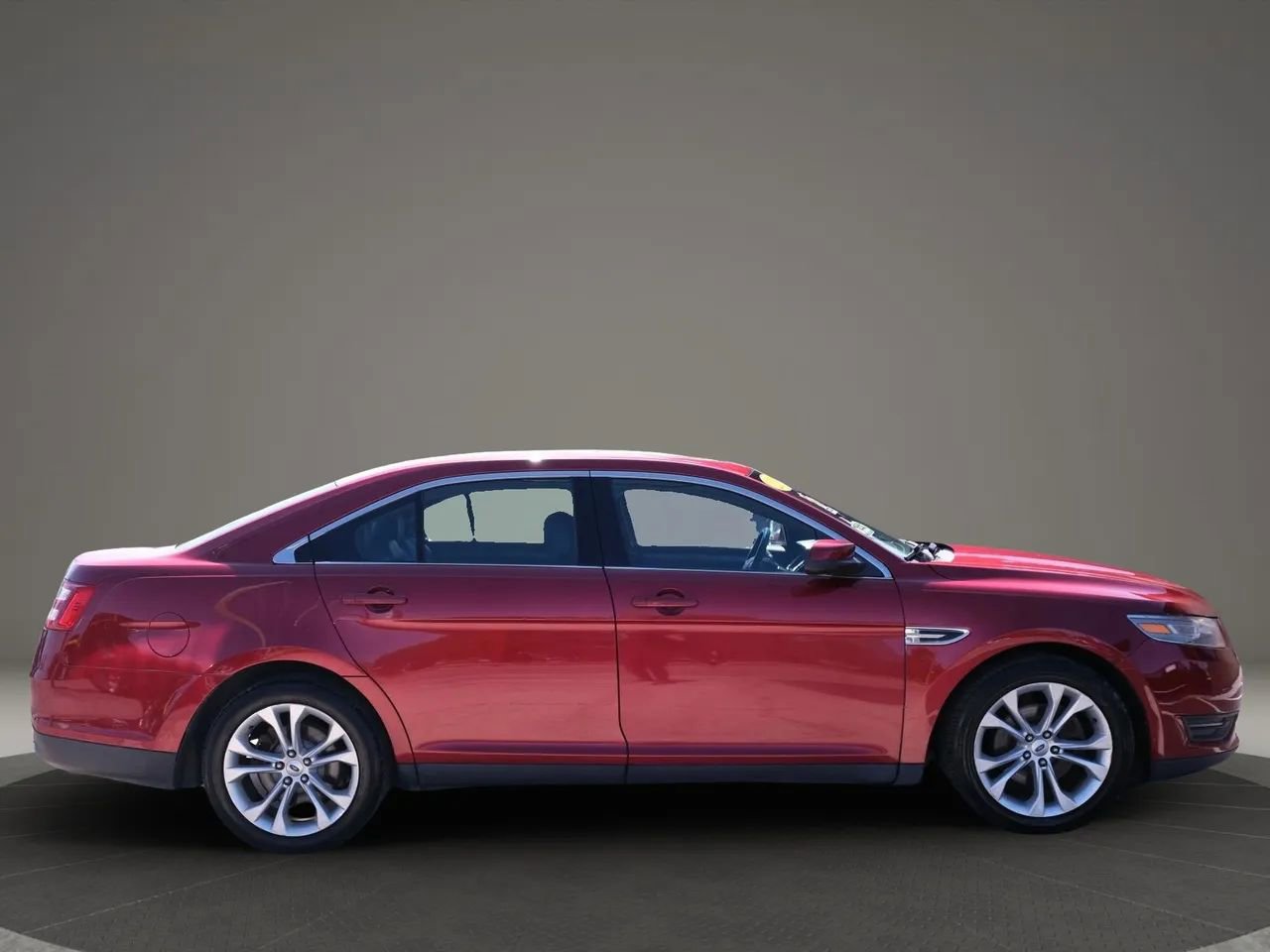 Used 2013 Ford Taurus SEL image 6