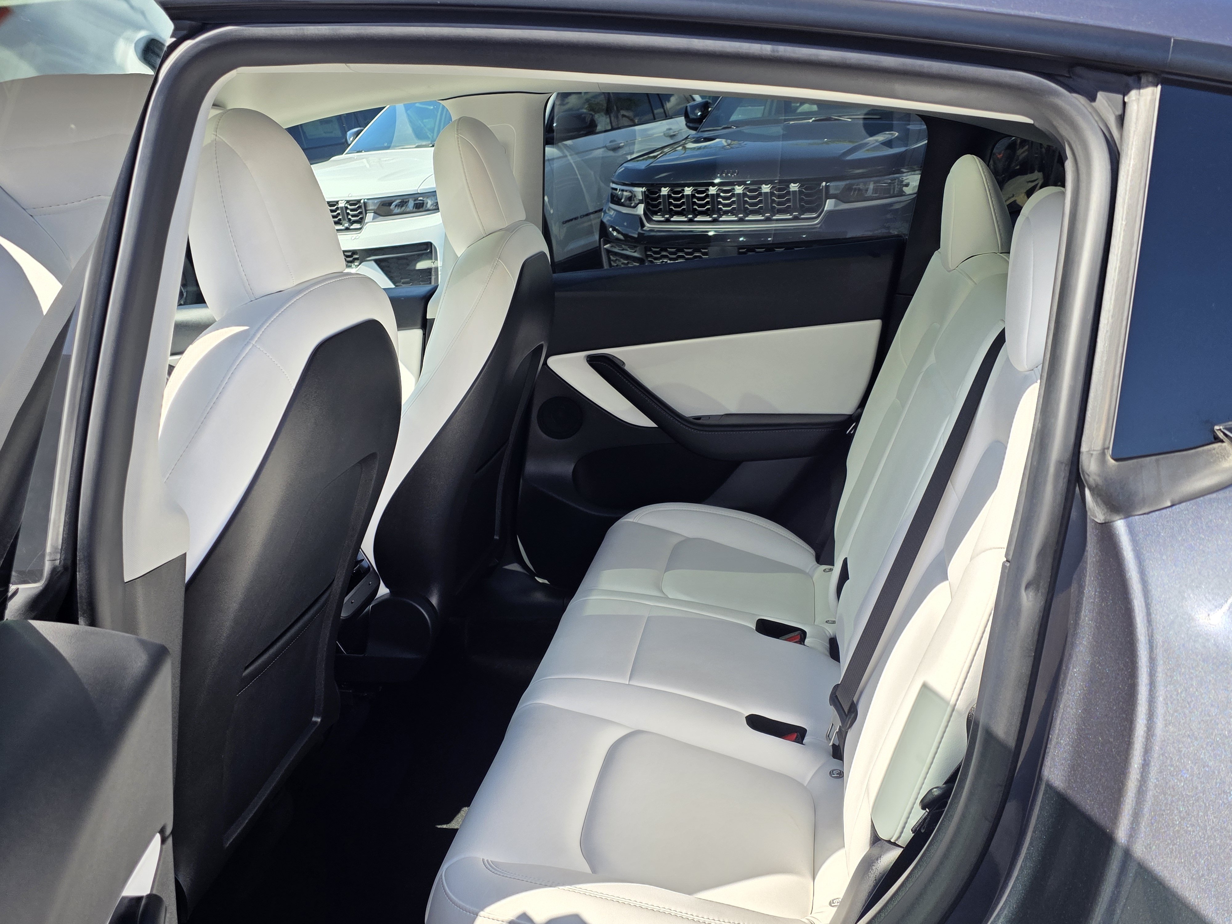 Used 2021 Tesla Model Y Long Range AWD/4WD image 19