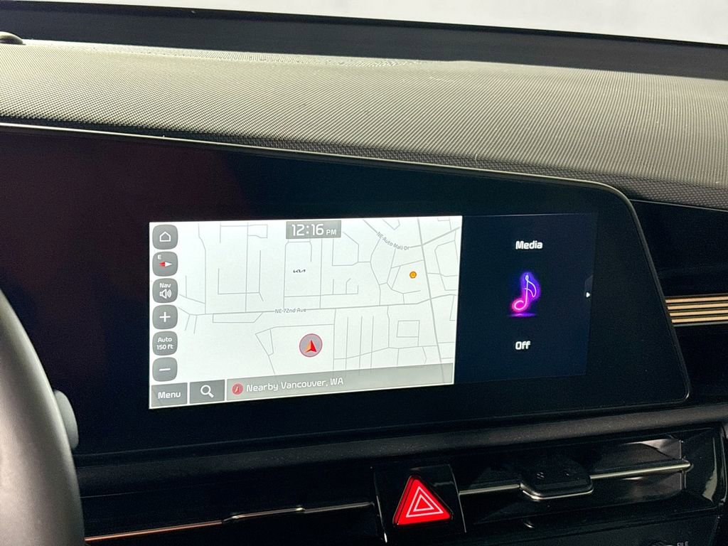 Certified 2023 Kia Niro EX image 17