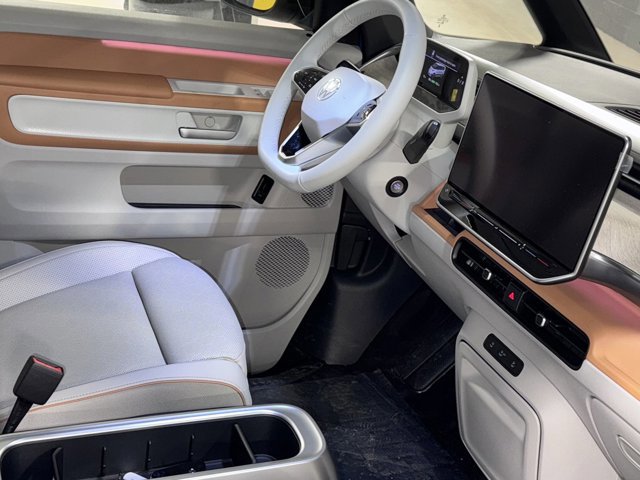 New 2025 Volkswagen ID. Buzz 1st Edition image 19