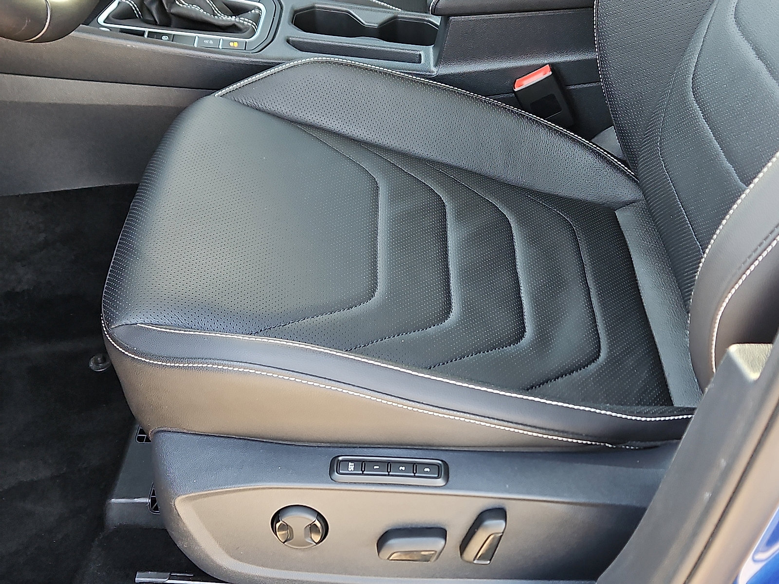 Certified 2024 Volkswagen Jetta SEL image 13