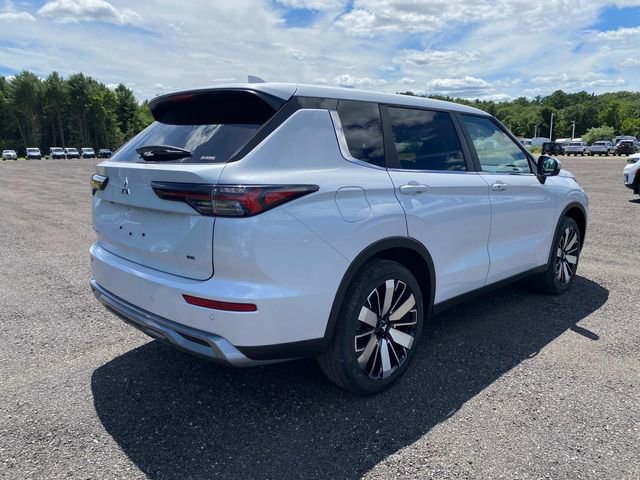 New 2025 Mitsubishi Outlander AWD image 3