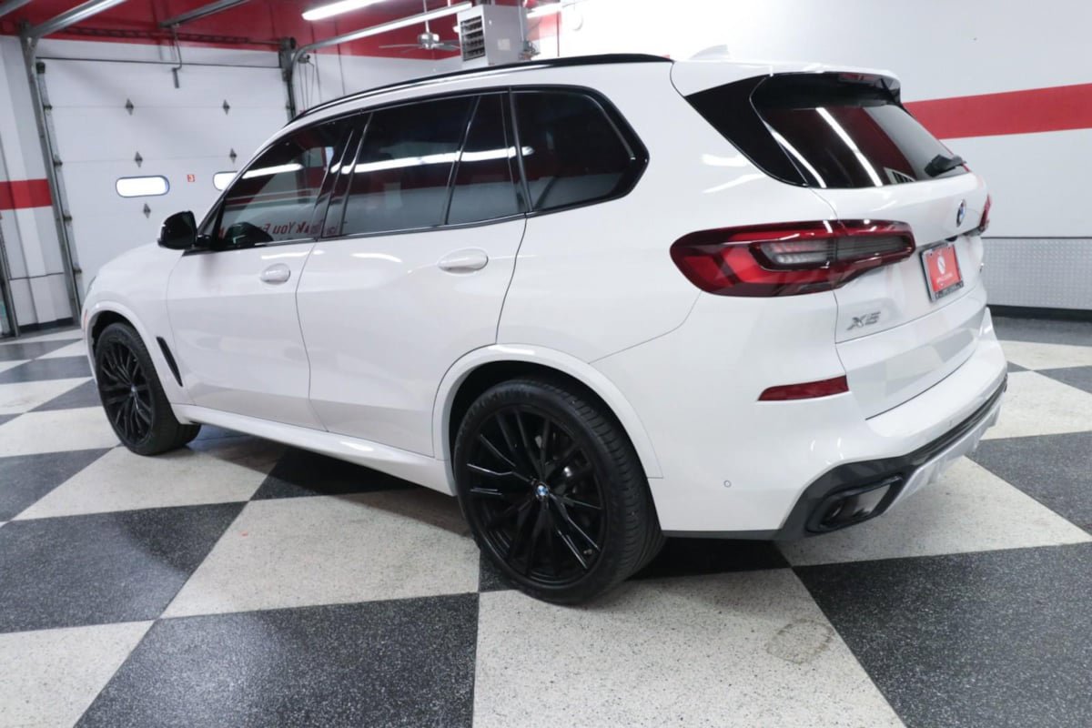 Used 2023 BMW X5 xDrive40i w/ M Sport Package AWD/4WD image 6