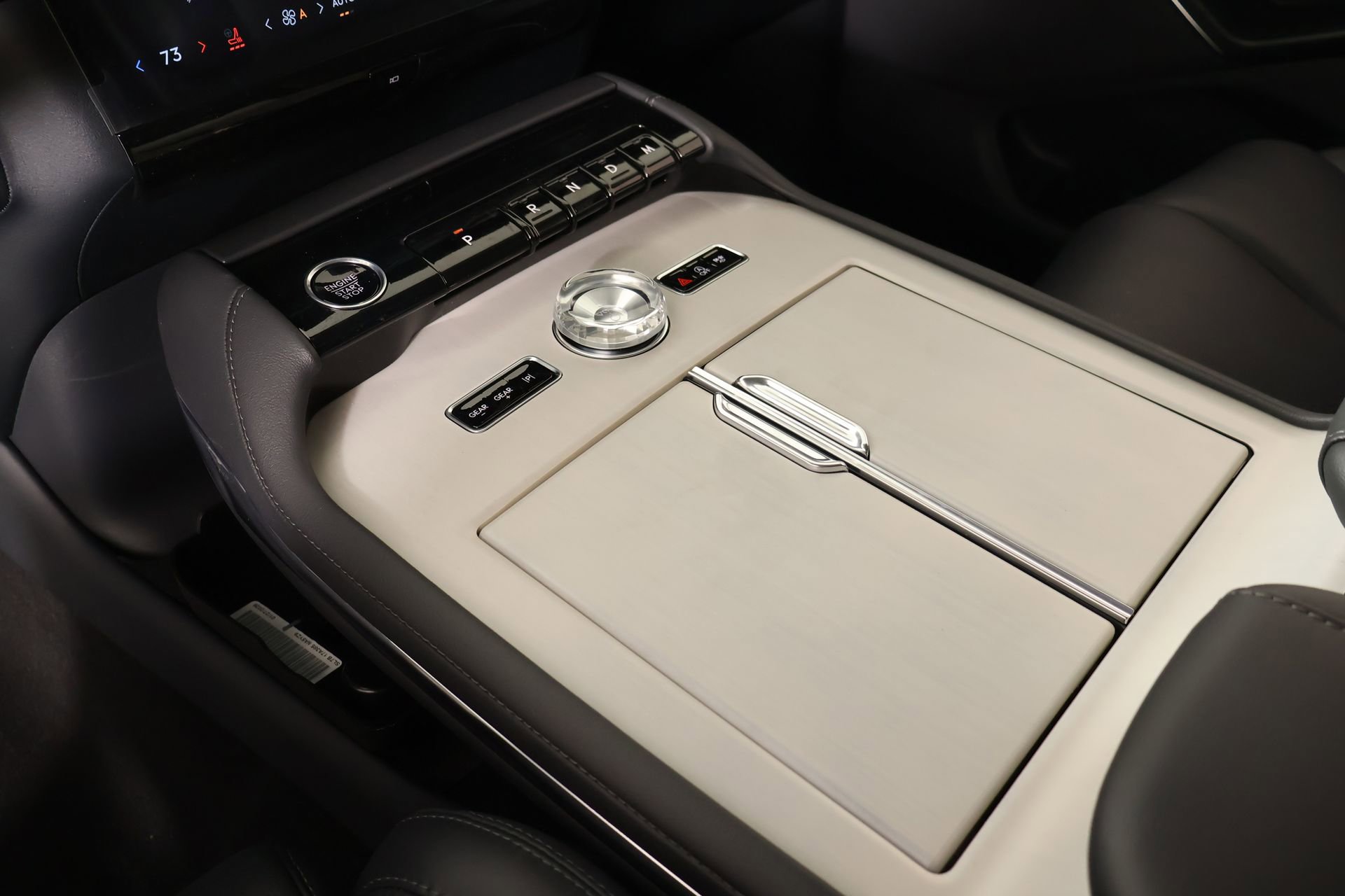 New 2026 Lincoln Navigator Premiere AWD/4WD image 9