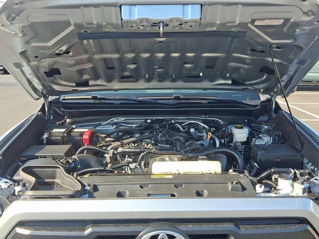 Certified 2024 Toyota Tacoma TRD Off-Road AWD/4WD image 29