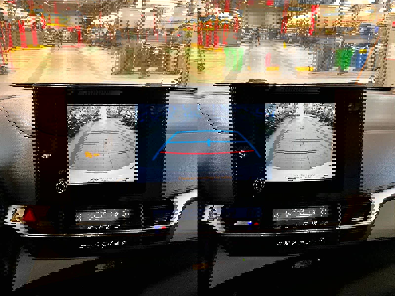 Used 2025 Toyota Sienna LE image 20