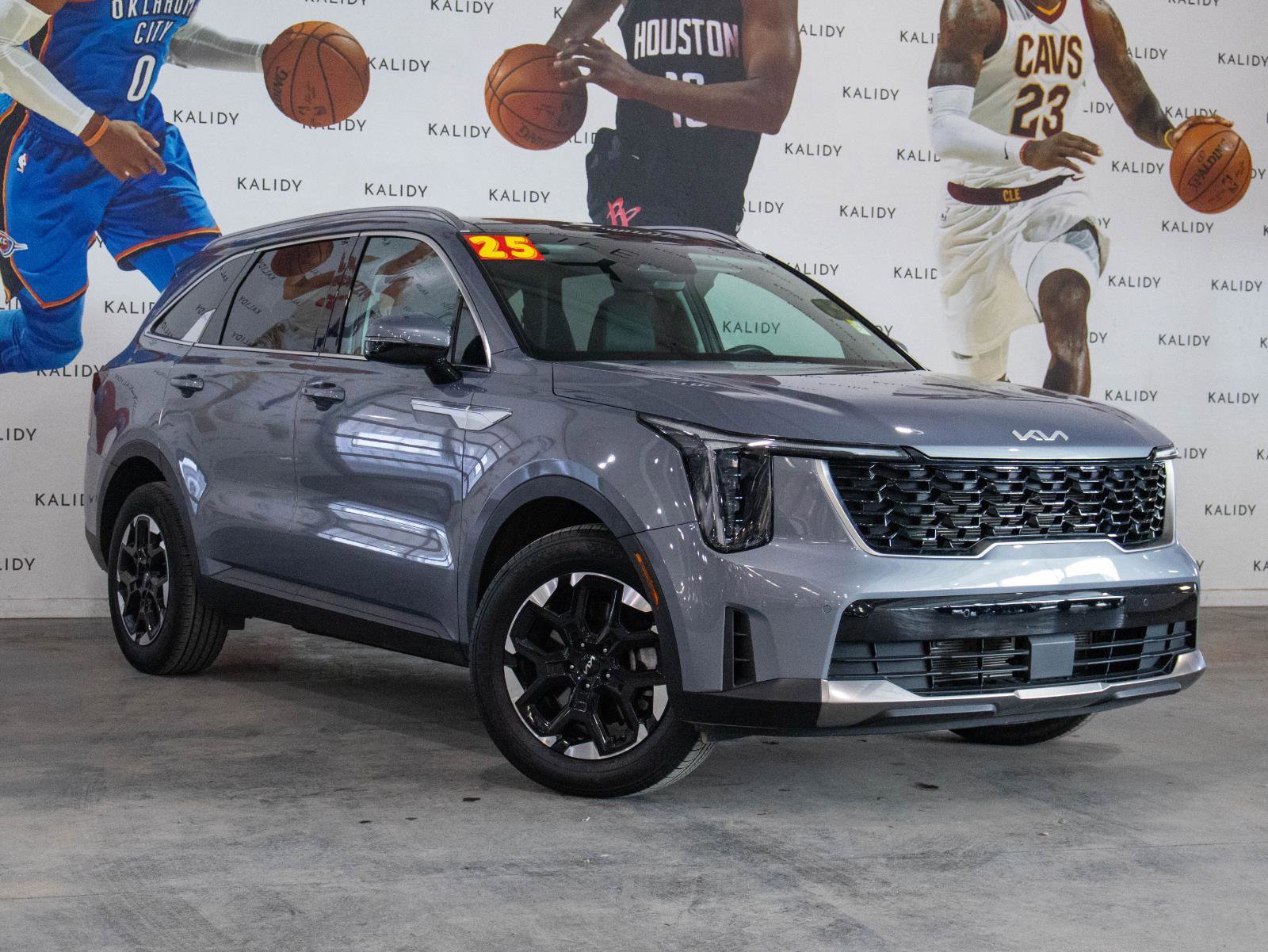 Used 2025 Kia Sorento S w/ Panoramic Sunroof Package image 2