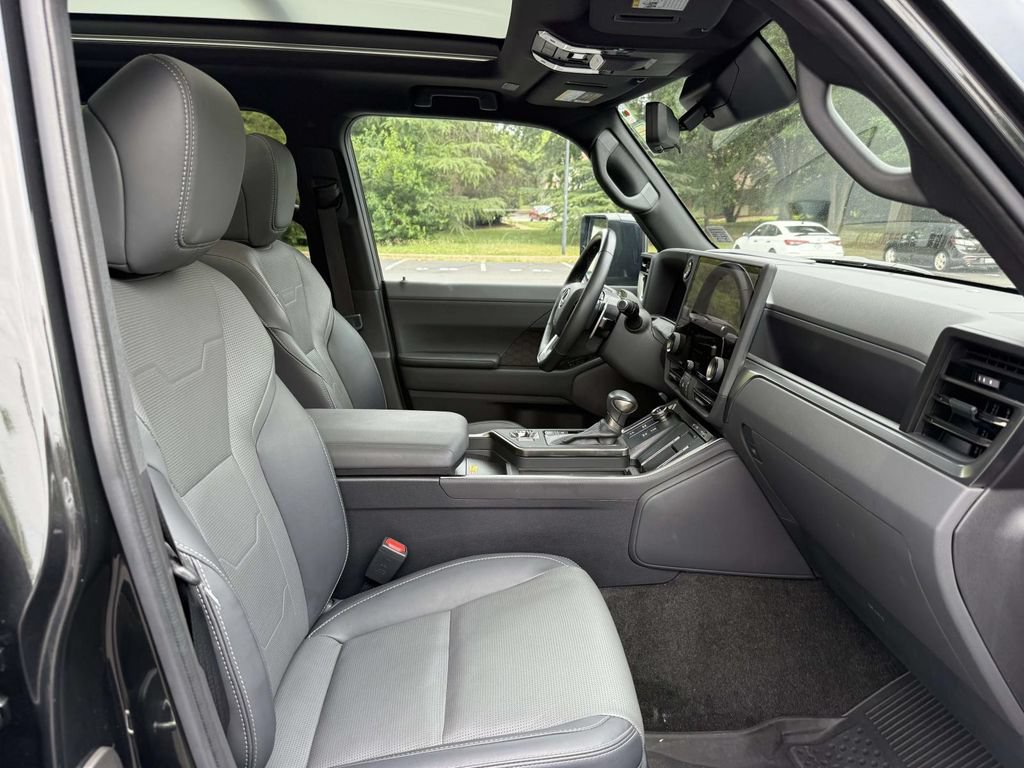 Used 2024 Lexus GX 550 AWD/4WD image 15