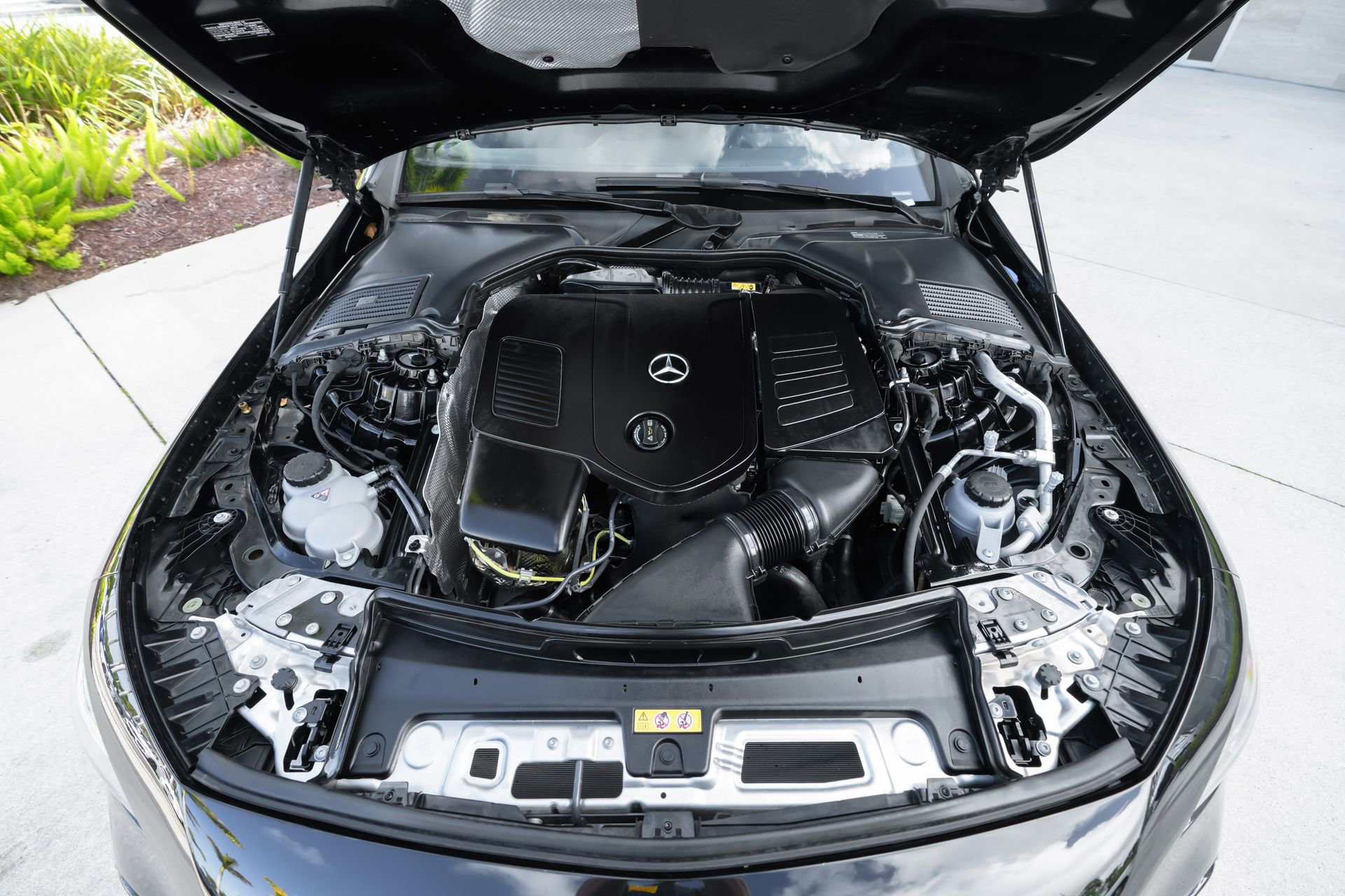 Used 2025 Mercedes-Benz CLE 300 4MATIC Cabriolet image 46