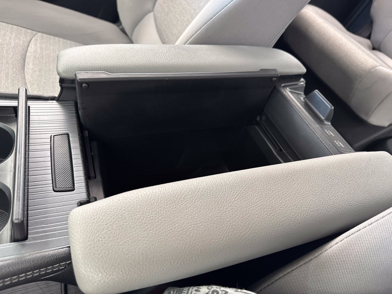 Certified 2026 Toyota Sienna LE AWD/4WD image 32