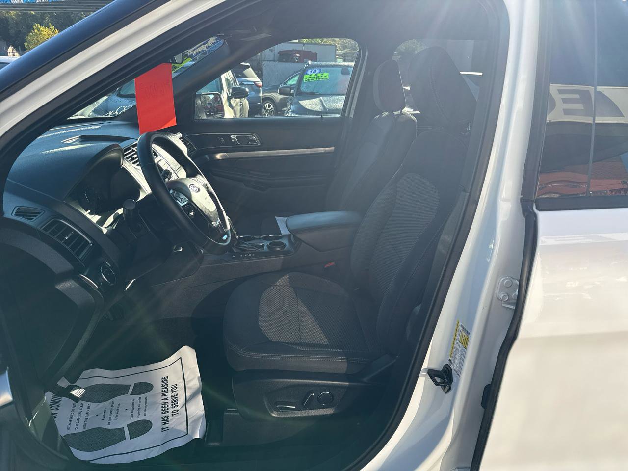 Used 2018 Ford Explorer XLT FWD image 11