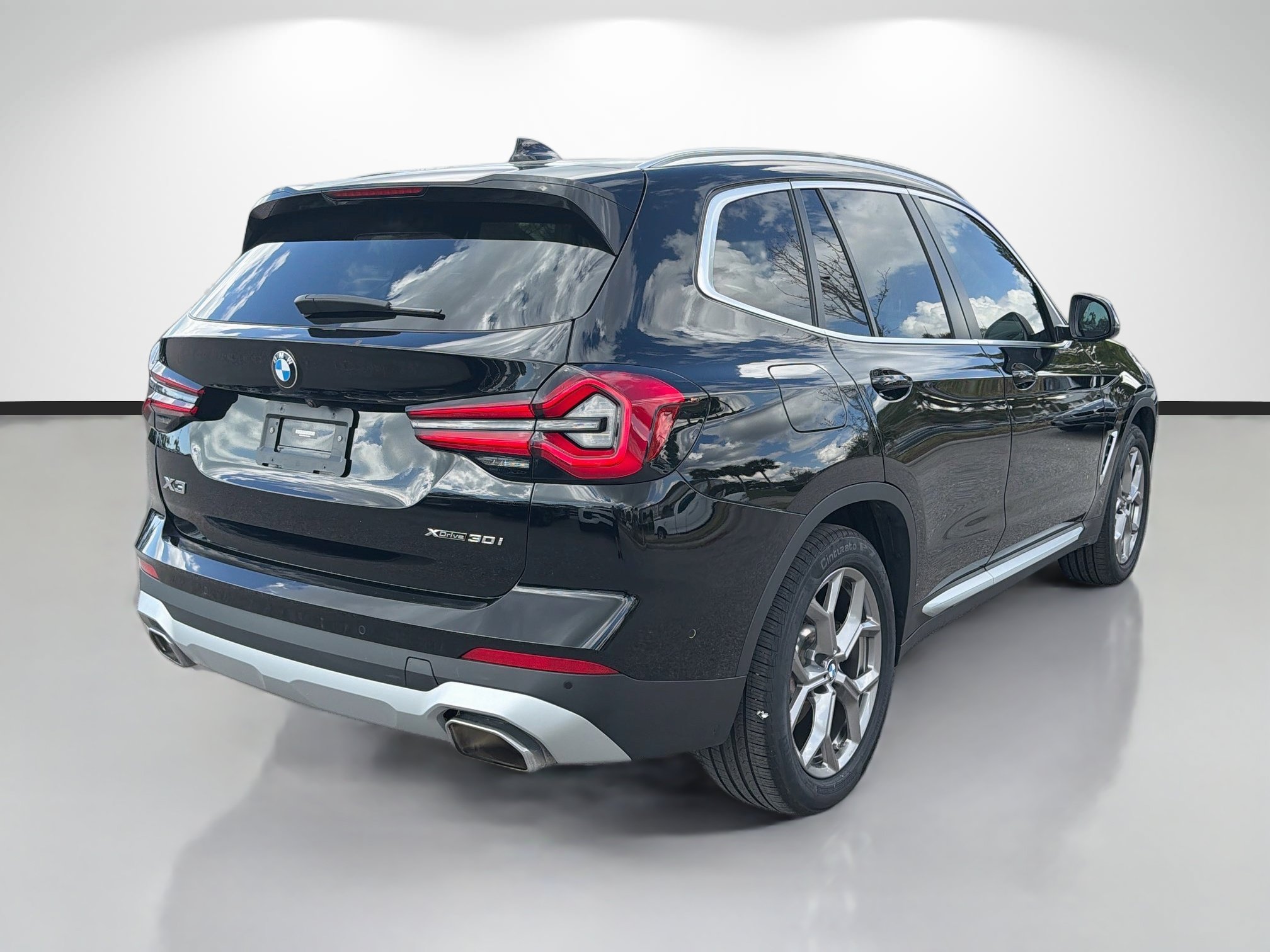 Used 2023 BMW X3 xDrive30i w/ Premium Package w/ZPA AWD/4WD image 3