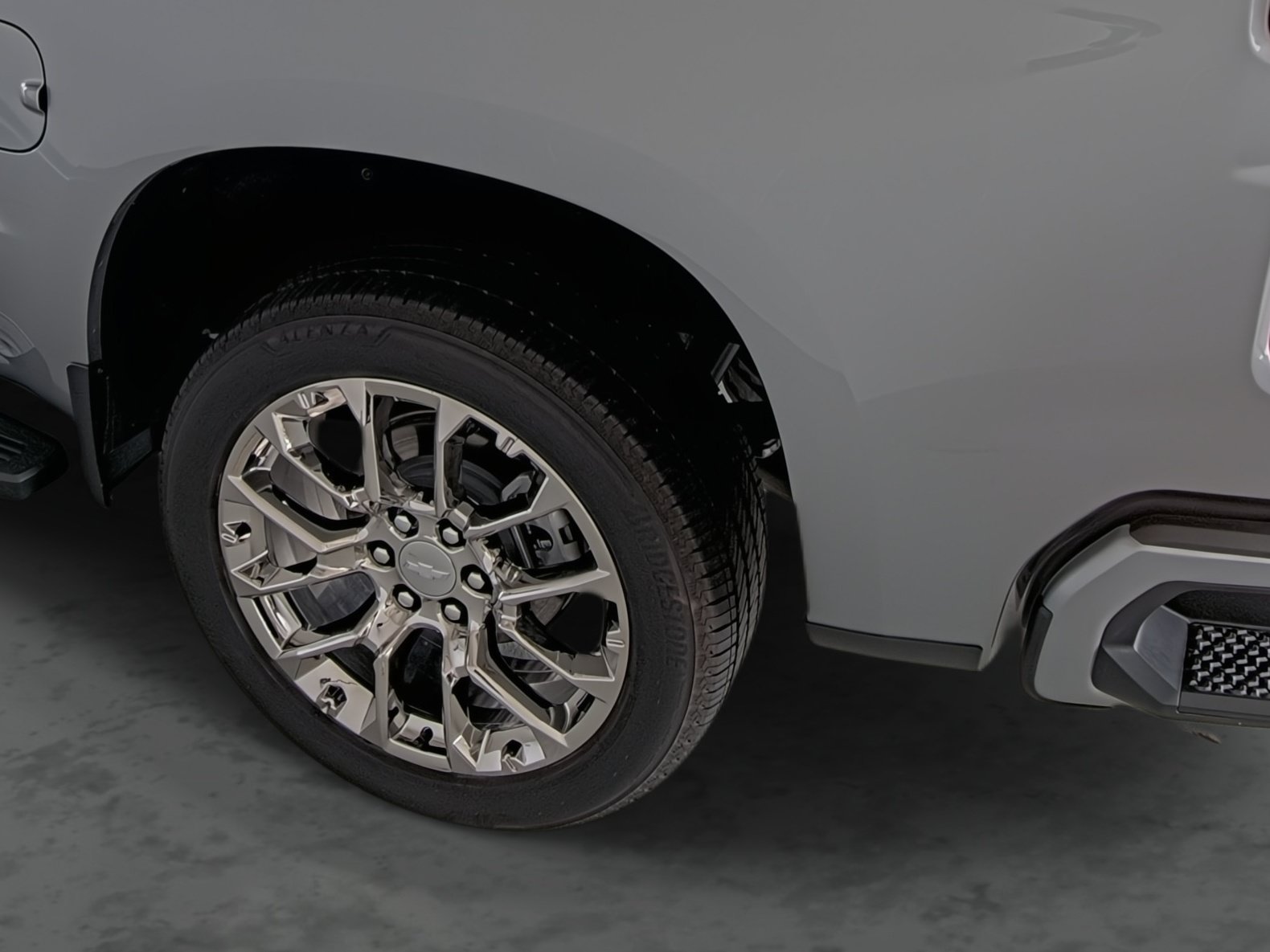 Used 2025 Chevrolet Silverado 1500 High Country w/ High Country Premium Package AWD/4WD image 9