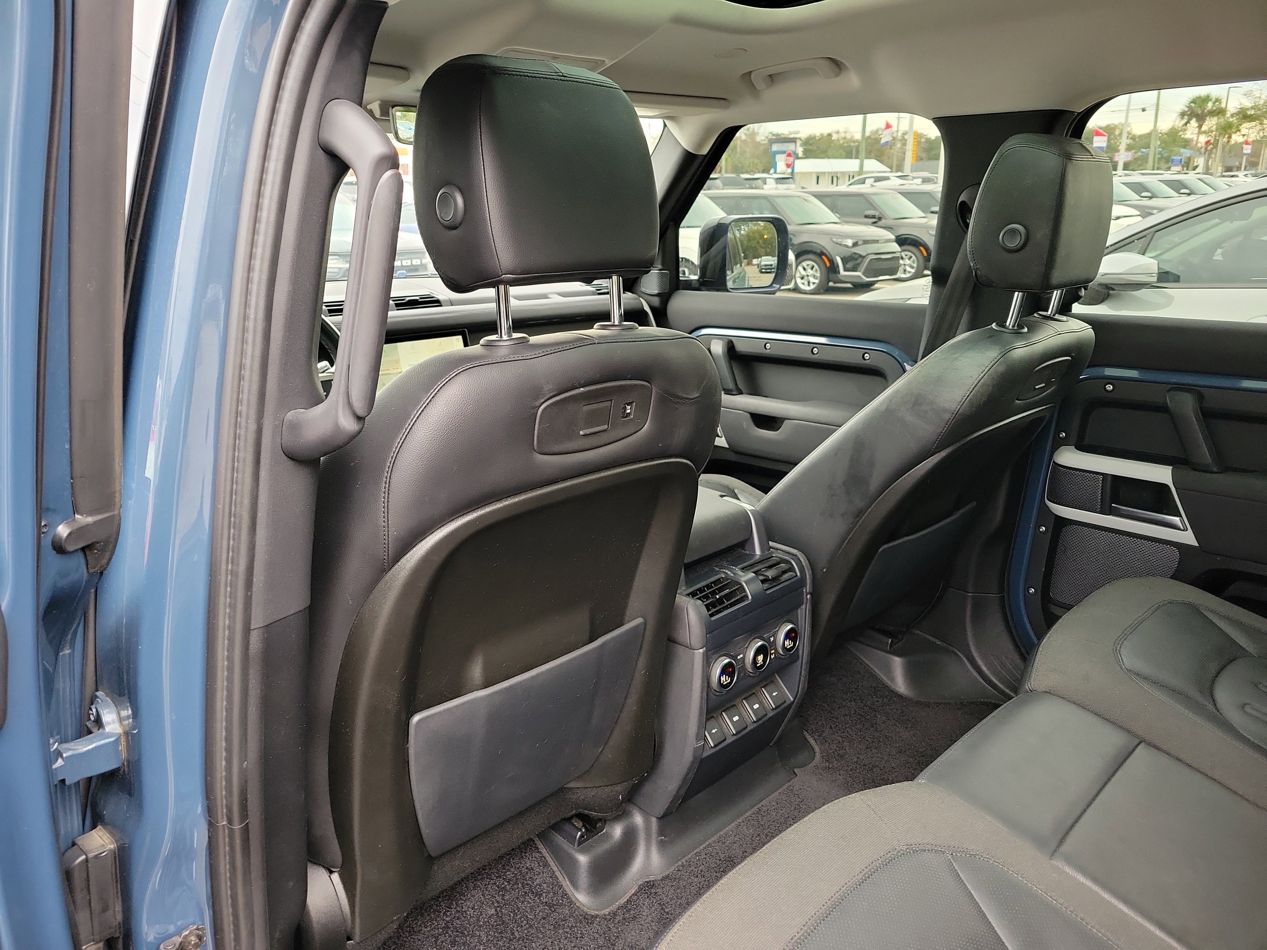 Used 2020 Land Rover Defender 110 SE image 16